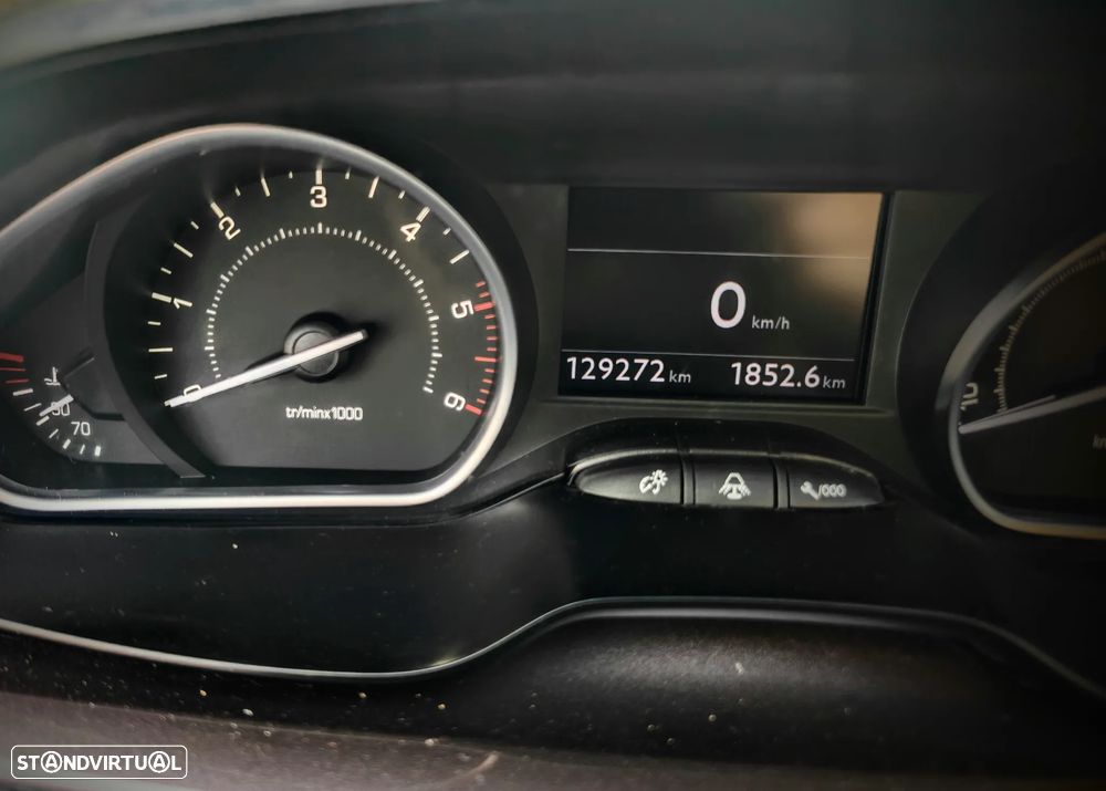 Peugeot 2008 1.6 e-HDi Allure - 5