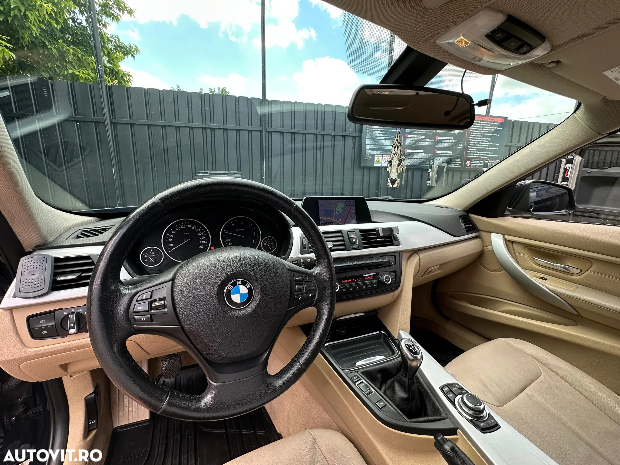 BMW Seria 3 320d - 15