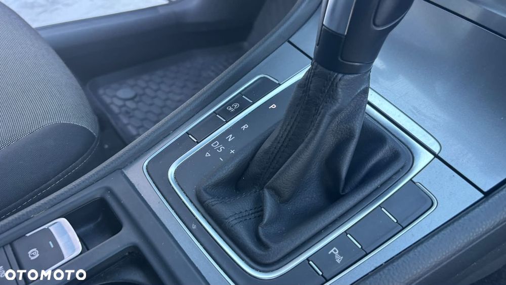 Volkswagen Golf 1.6 TDI Trendline DSG - 7