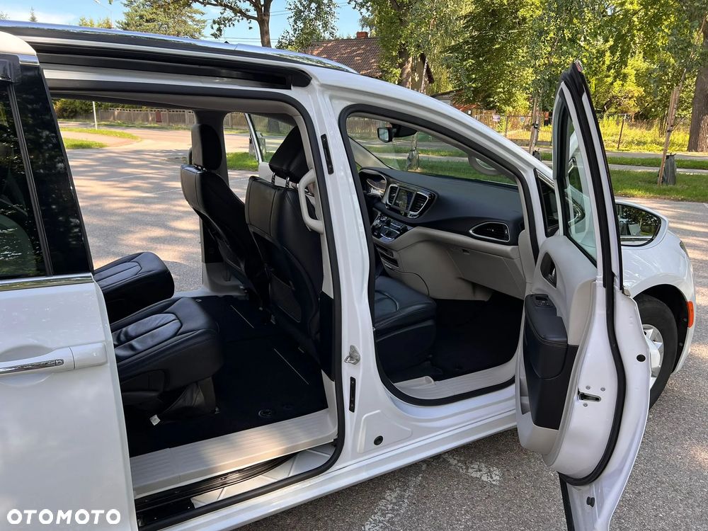 Chrysler Pacifica - 7