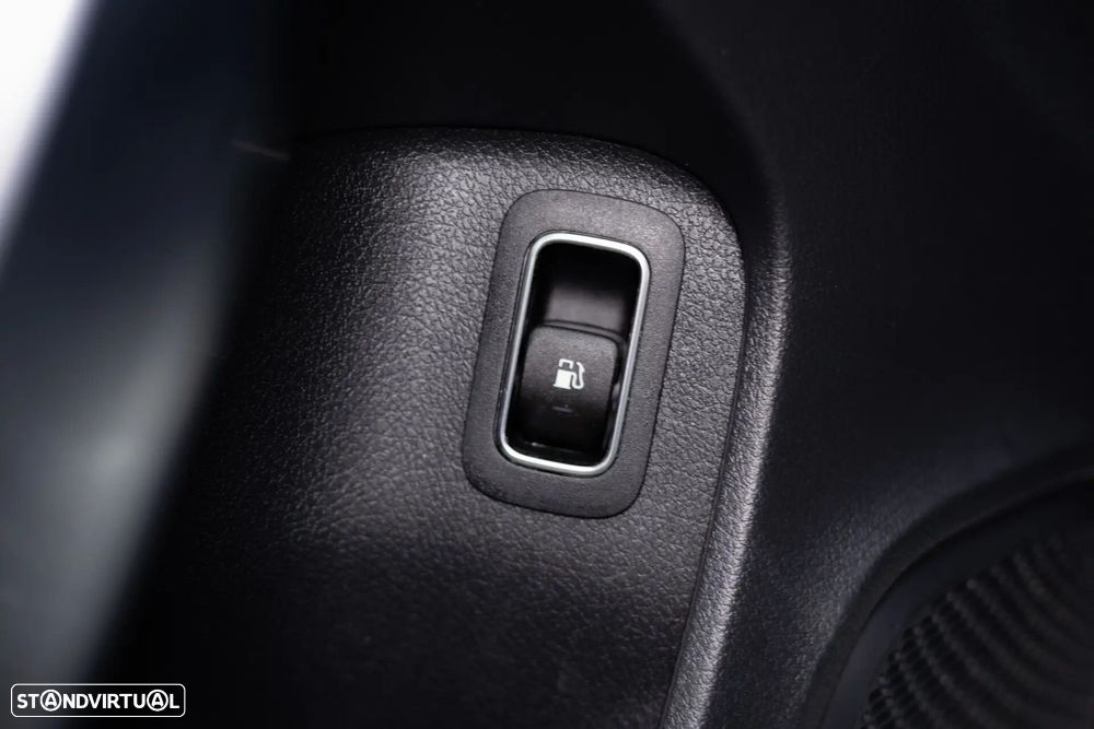 Mercedes-Benz A 250 e 8G-DCT AMG Line - 40