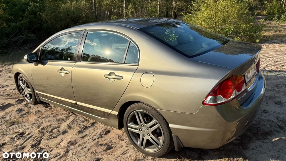 Honda Civic 1.8 Comfort - 12