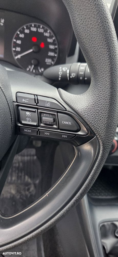 Toyota Yaris 1.0 L Eco - 14