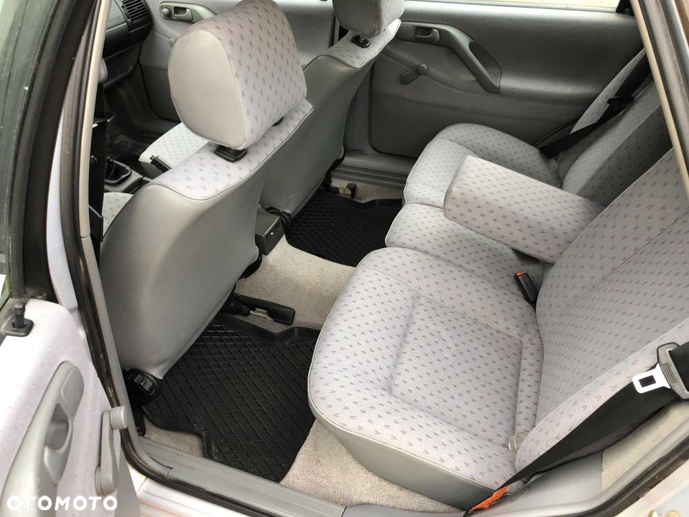 Volkswagen Passat - 8