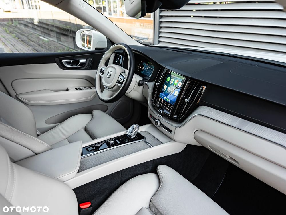 Volvo XC 60 B4 D AWD Ultimate Bright - 25