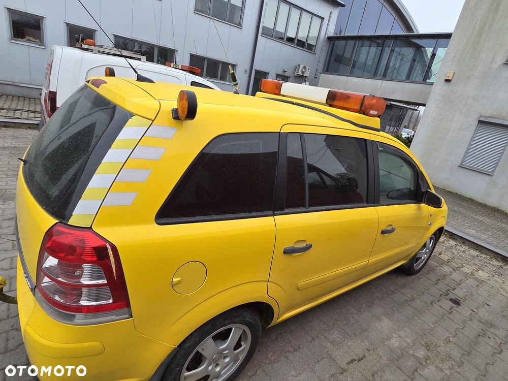 Opel Zafira pomoc drogowa, ADAC, auto serwisowe dla mechanika, hak - 1