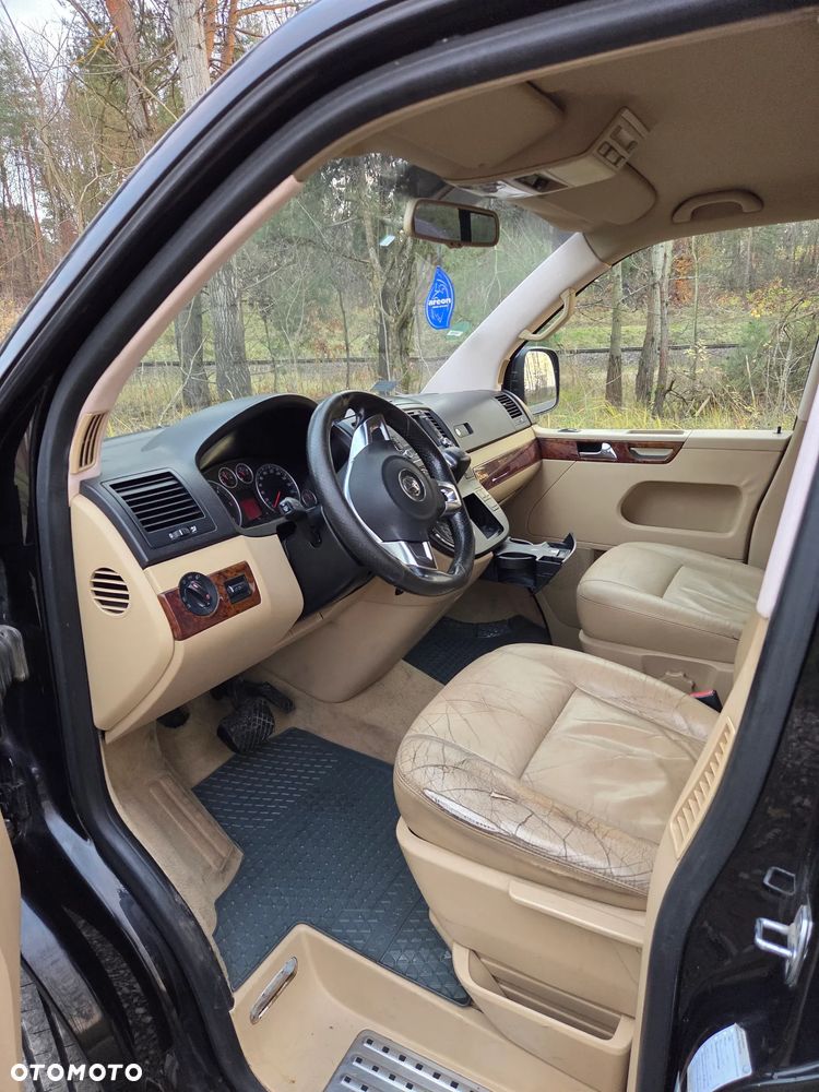Volkswagen Multivan - 10