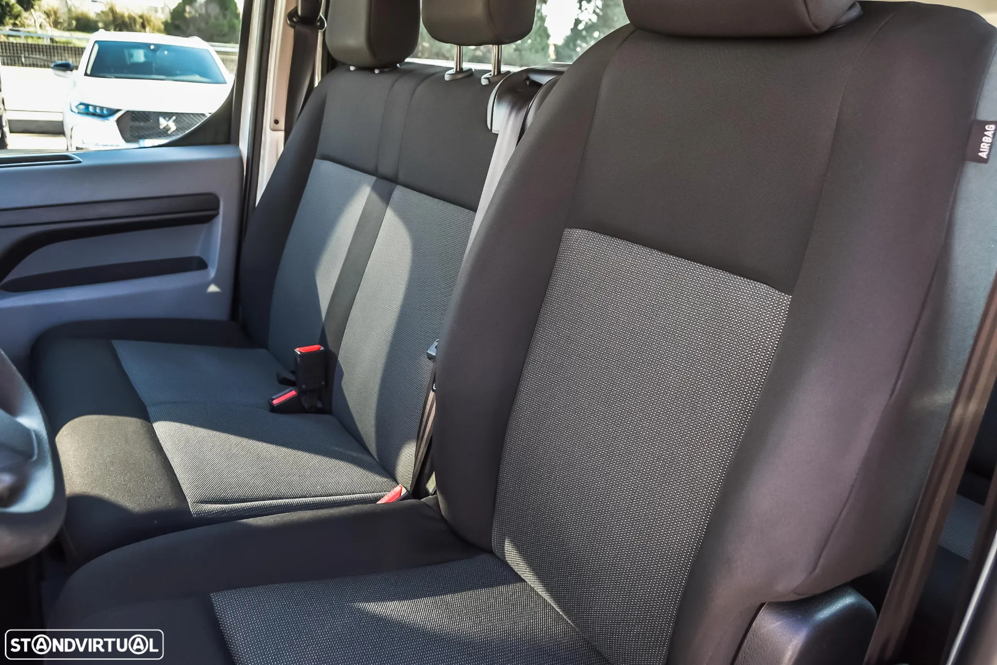 Opel Vivaro 1.5 CDTi L2H1 Essentia Inc - 15
