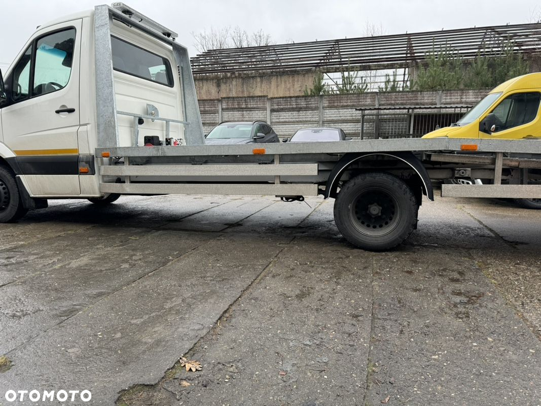 Mercedes-Benz Sprinter 519 - 23