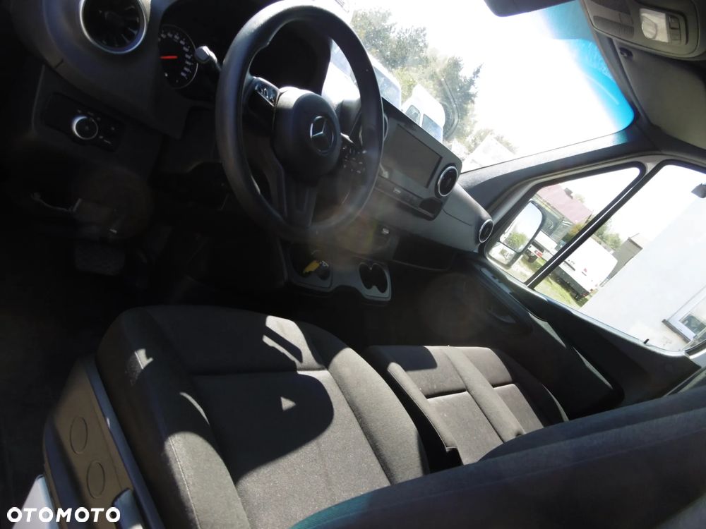 Mercedes-Benz Sprinter - 7