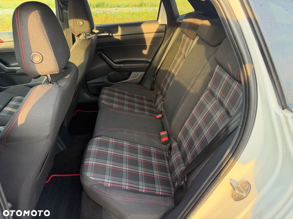 Volkswagen Polo 2.0 TSI DSG GTI - 19