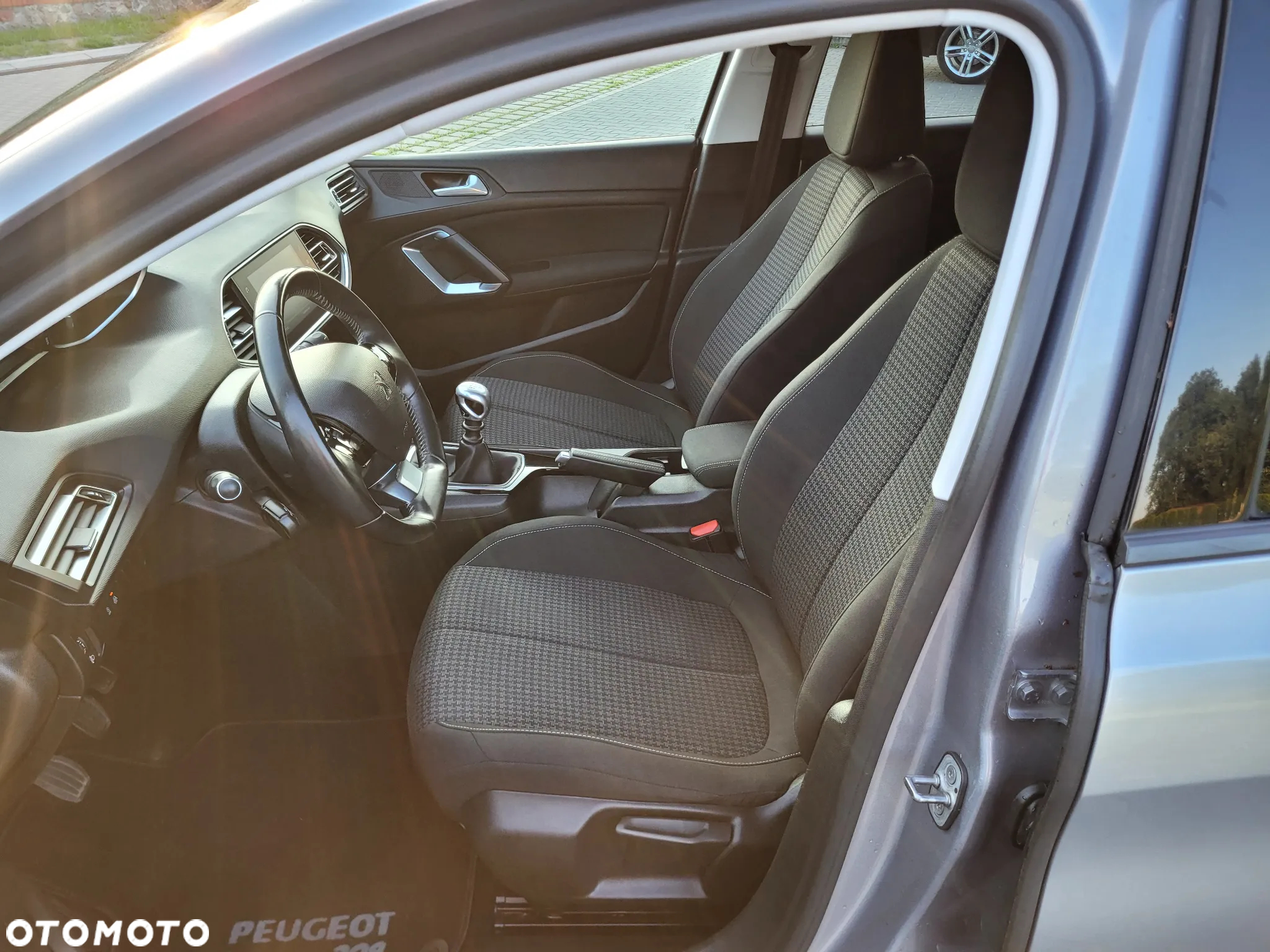 Peugeot 308 1.5 BlueHDi Business Line S&S - 18
