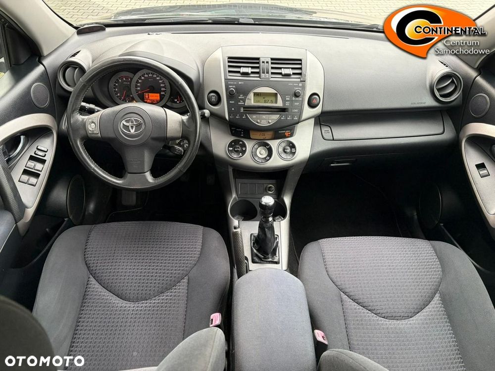 Toyota RAV4 - 9