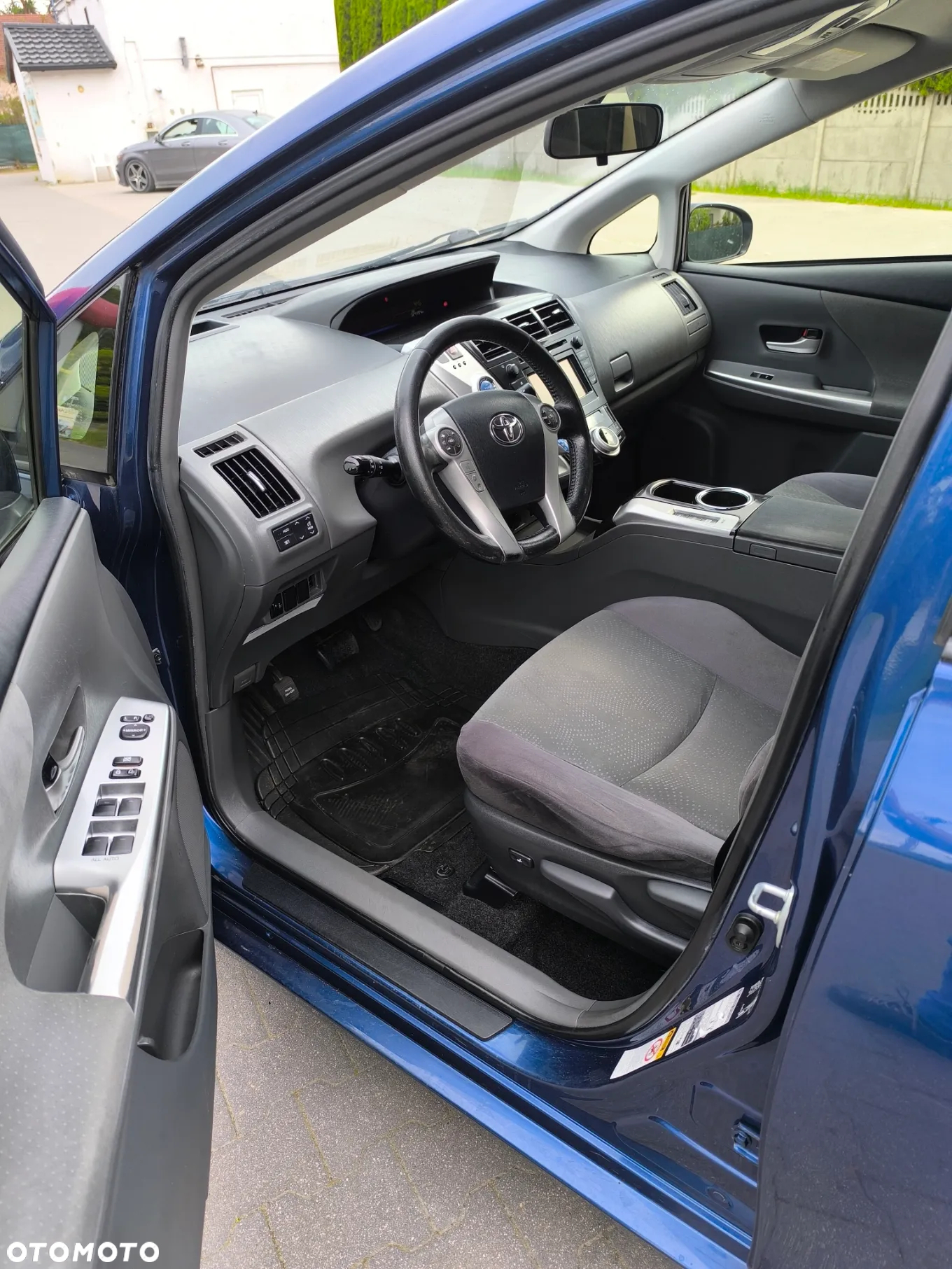 Toyota Prius+ (Hybrid) - 12
