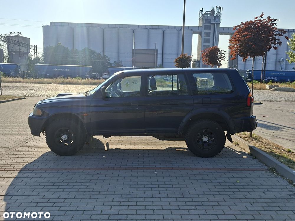 Mitsubishi Pajero - 4