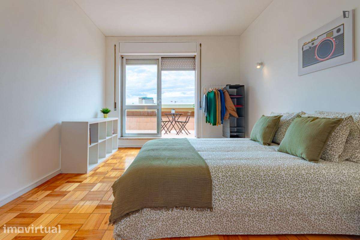 Quarto - localizado em Ramalde Porto - Grande imagem: 2/24
