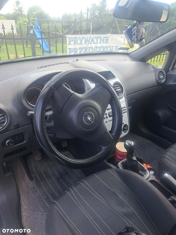 Opel Corsa 1.2 16V Cosmo - 3