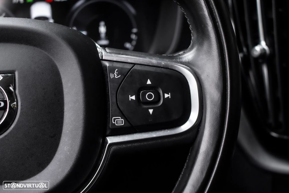 Volvo XC 60 2.0 T8 PHEV Momentum AWD - 15