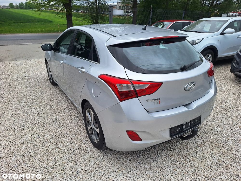 Hyundai i30 blue 1.6 GDI Trend - 4