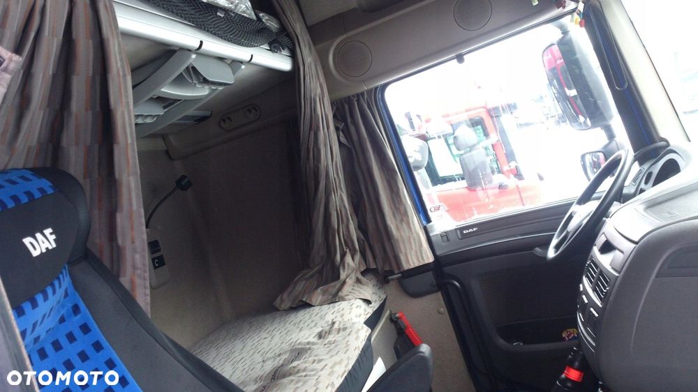 KOMPLETNY ŚRODEK KABINY WYPOSAŻENIE DAF XF 106 - 6