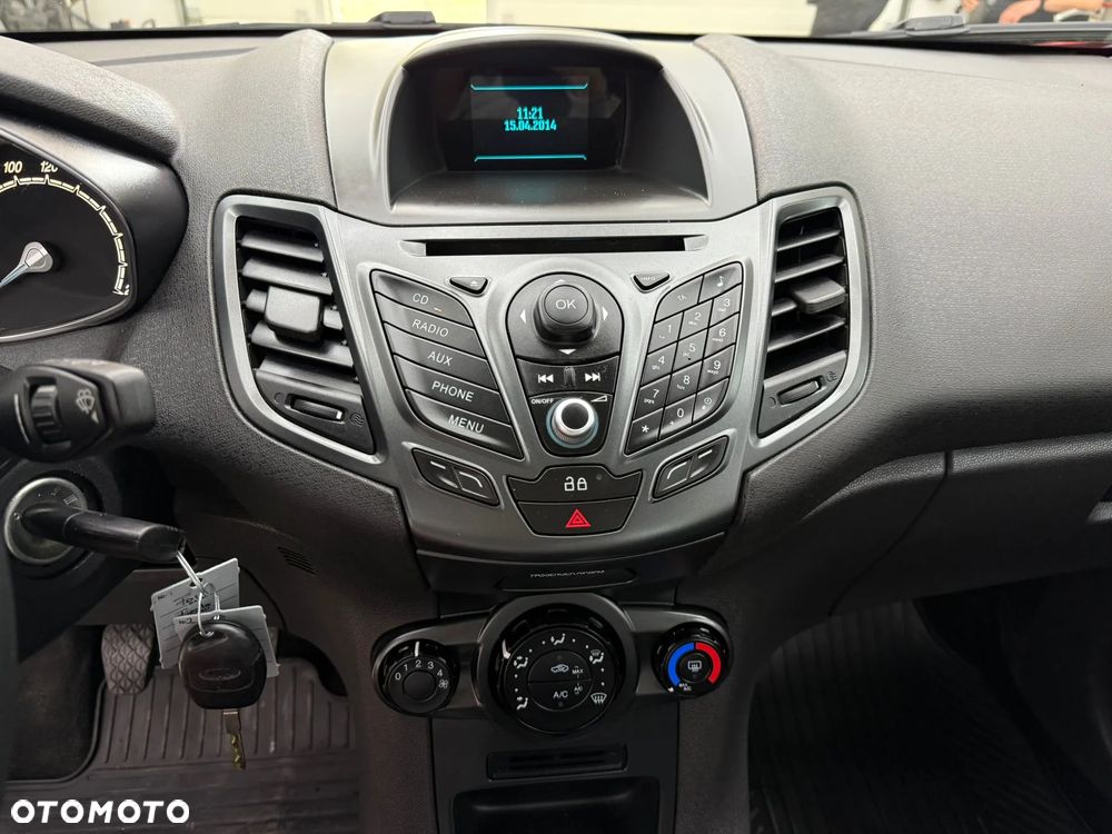 Ford Fiesta - 22