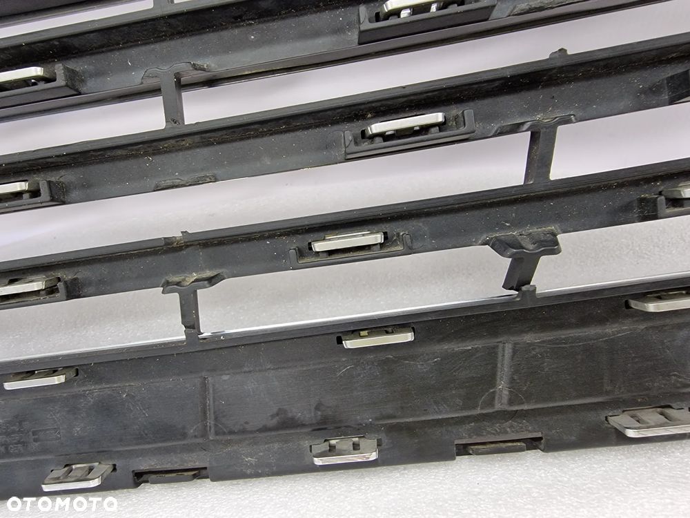 FORD MONDEO MK5 14- ATRAPA / GRILL / KRATKA ŚRODKOWA ZDERZAKA PRZEDNIEGO PRZÓD , NR DS73-8150-J , NR AUKCJI KR87 - 19