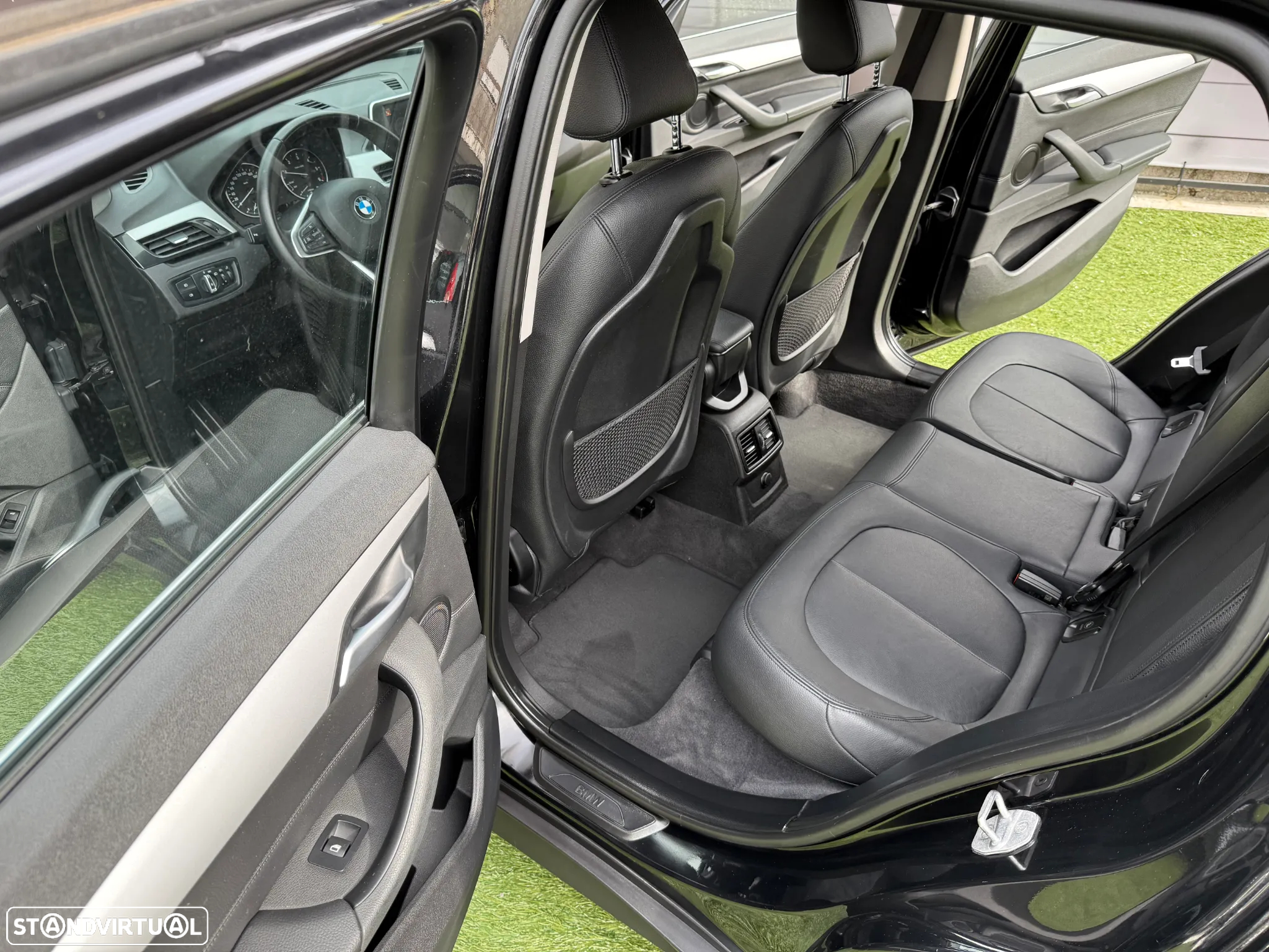 BMW X1 18 d sDrive Auto Pack M - 32