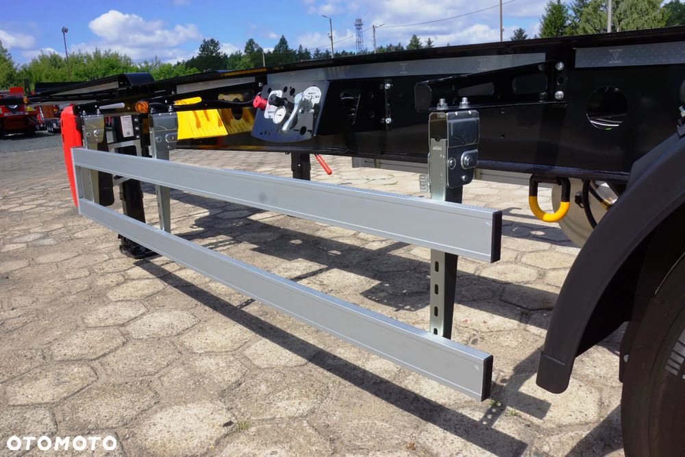 Inny super lekka i wytrzymała naczepa do przewozu kontenerów, kontenerowa, 40-45FT - SAF HOLLAND - ALUFELGI - 18