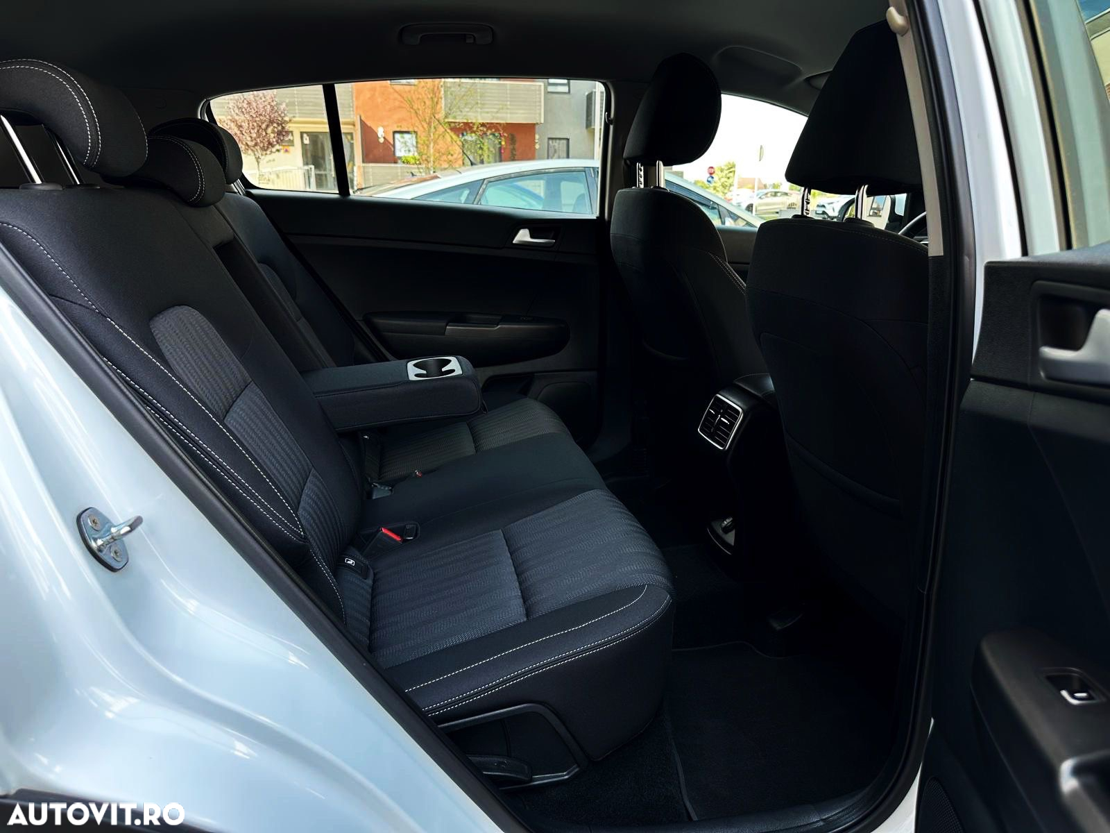 Kia Sportage 1.6 CRDI 2WD Eco-Dynamics+ (48V M-H) Black Edition - 33