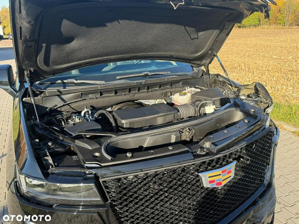 Cadillac Escalade - 9
