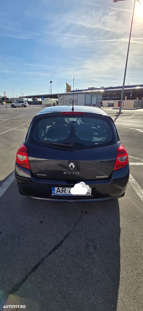 Renault Clio III 1.2 16V Authentique - 3