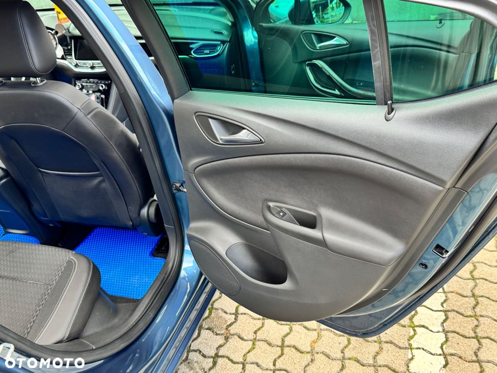 Opel Astra 1.6 Turbo Start/Stop Innovation - 11