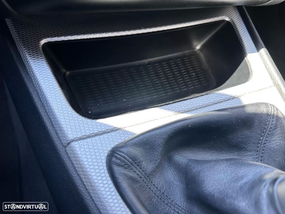 BMW 118 d Pack M - 31