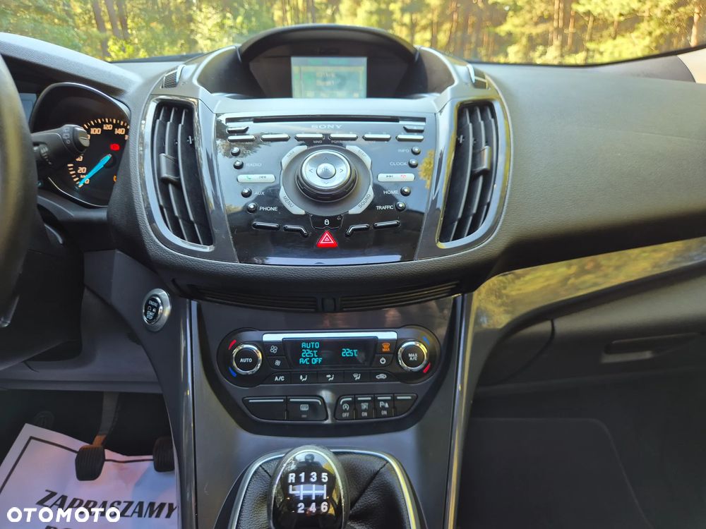 Ford Kuga 2.0 TDCi 2x4 Titanium - 25