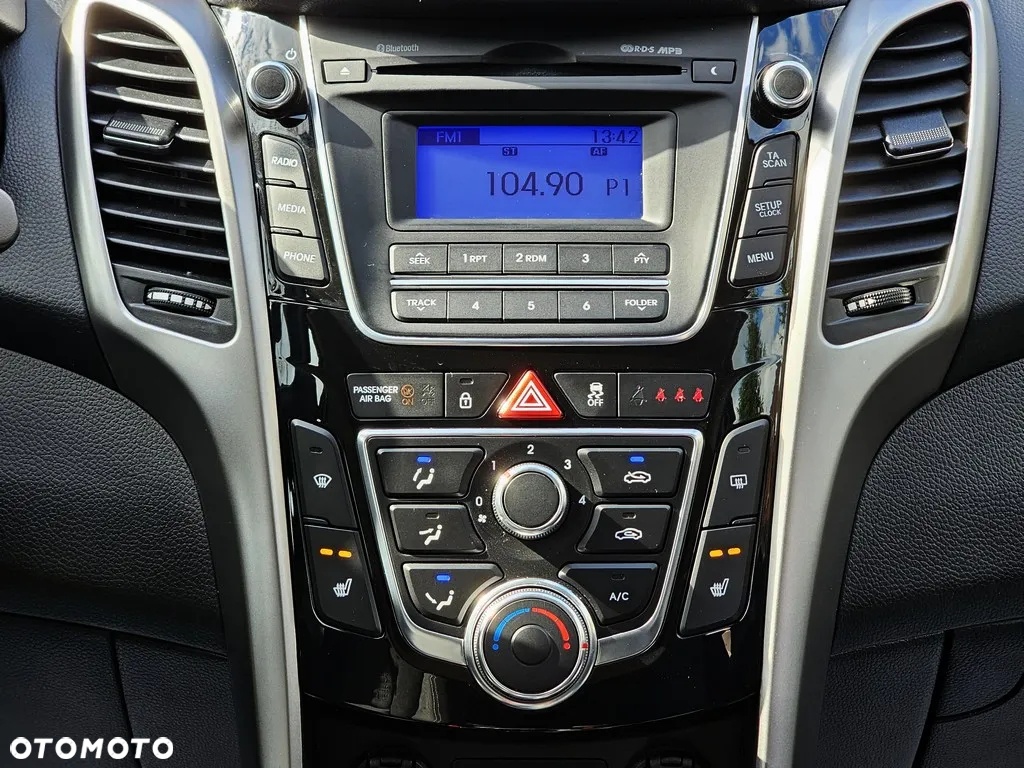 Hyundai i30 1.6 Fifa World Cup Edition - 32