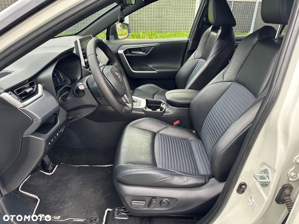 Toyota RAV4 Hybrid Selection 4x2 - 6