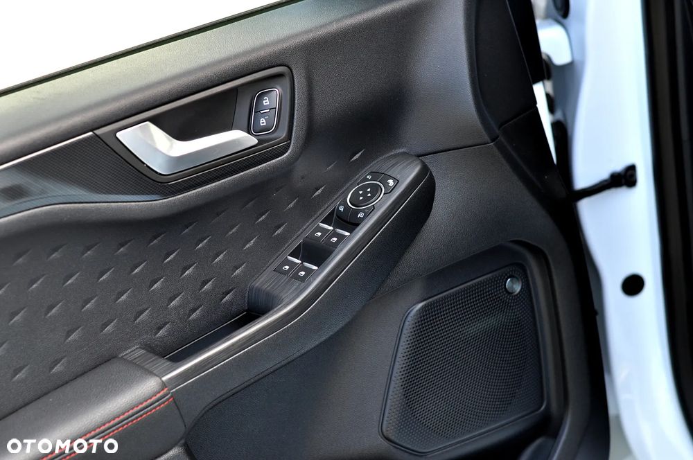 Ford Kuga 1.5 EcoBoost FWD ST-Line X - 23