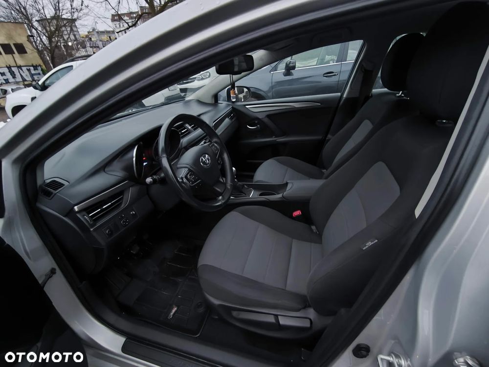 Toyota Avensis 1.8 Active - 7