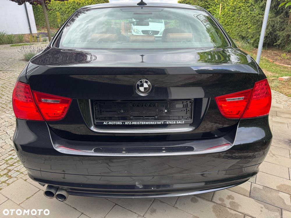 BMW Seria 3 325d DPF Edition Sport - 8