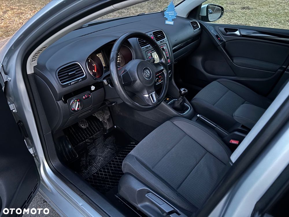 Volkswagen Golf 1.6 TDI DPF Highline - 11