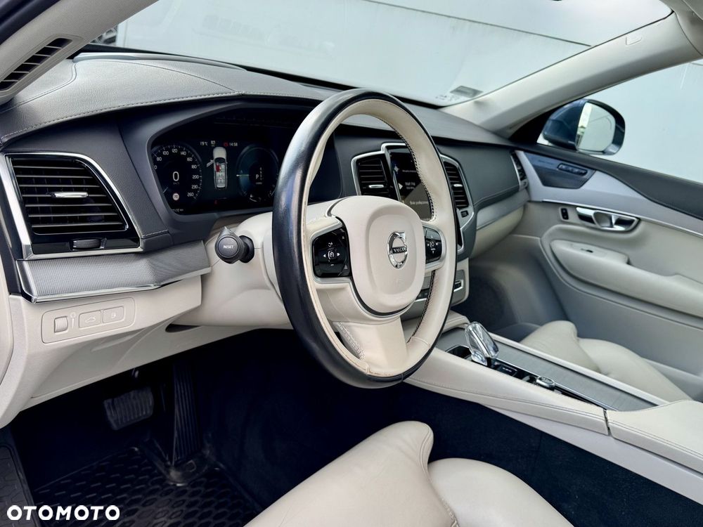 Volvo XC 90 - 12