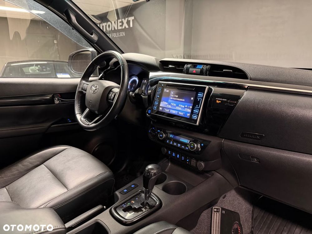 Toyota Hilux 2.4 D-4D Double Cab Selection 50 4x4 - 24