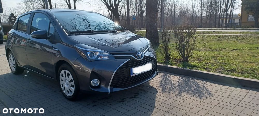Toyota Yaris Hybrid 100 Life - 3