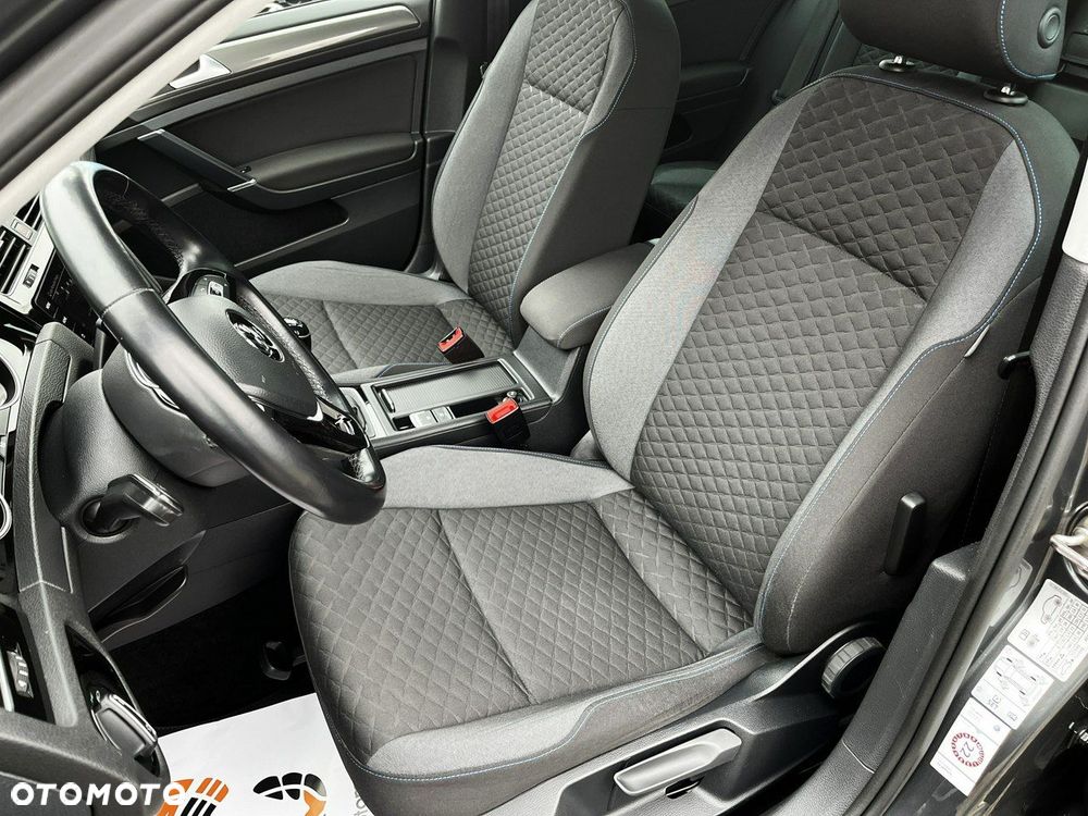 Volkswagen Golf - 9