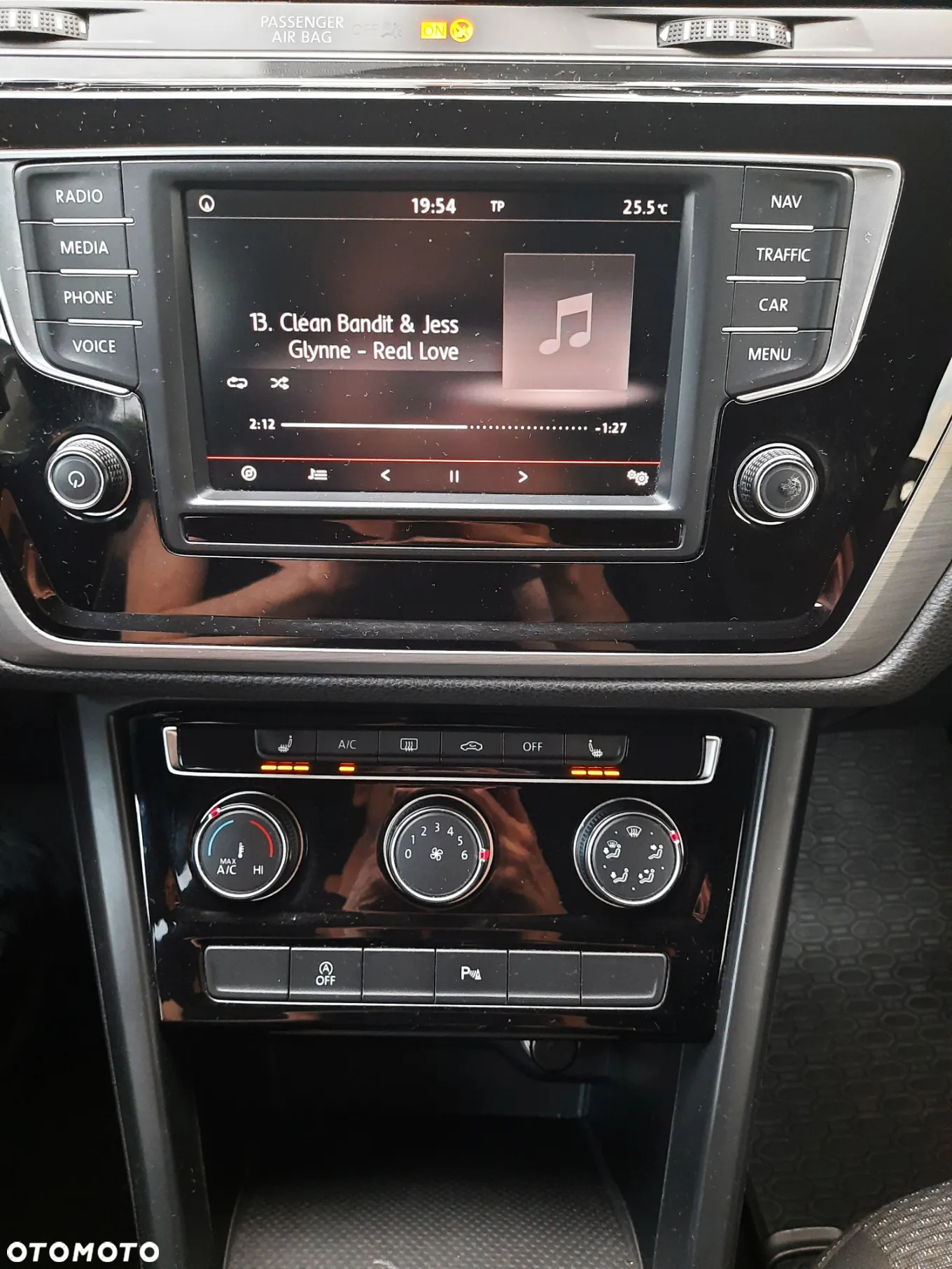 Volkswagen Touran 1.6 TDI BMT Comfortline - 22
