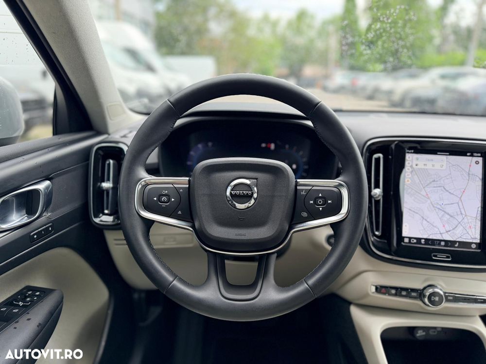 Volvo XC 40 B4 B AWD DKG Momentum Pro - 10