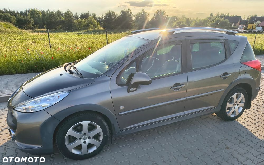 Peugeot 207 - 1