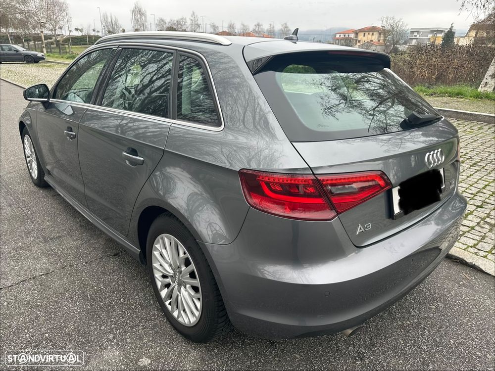 Audi A3 Sportback 1.6 TDI ultra Attraction - 4
