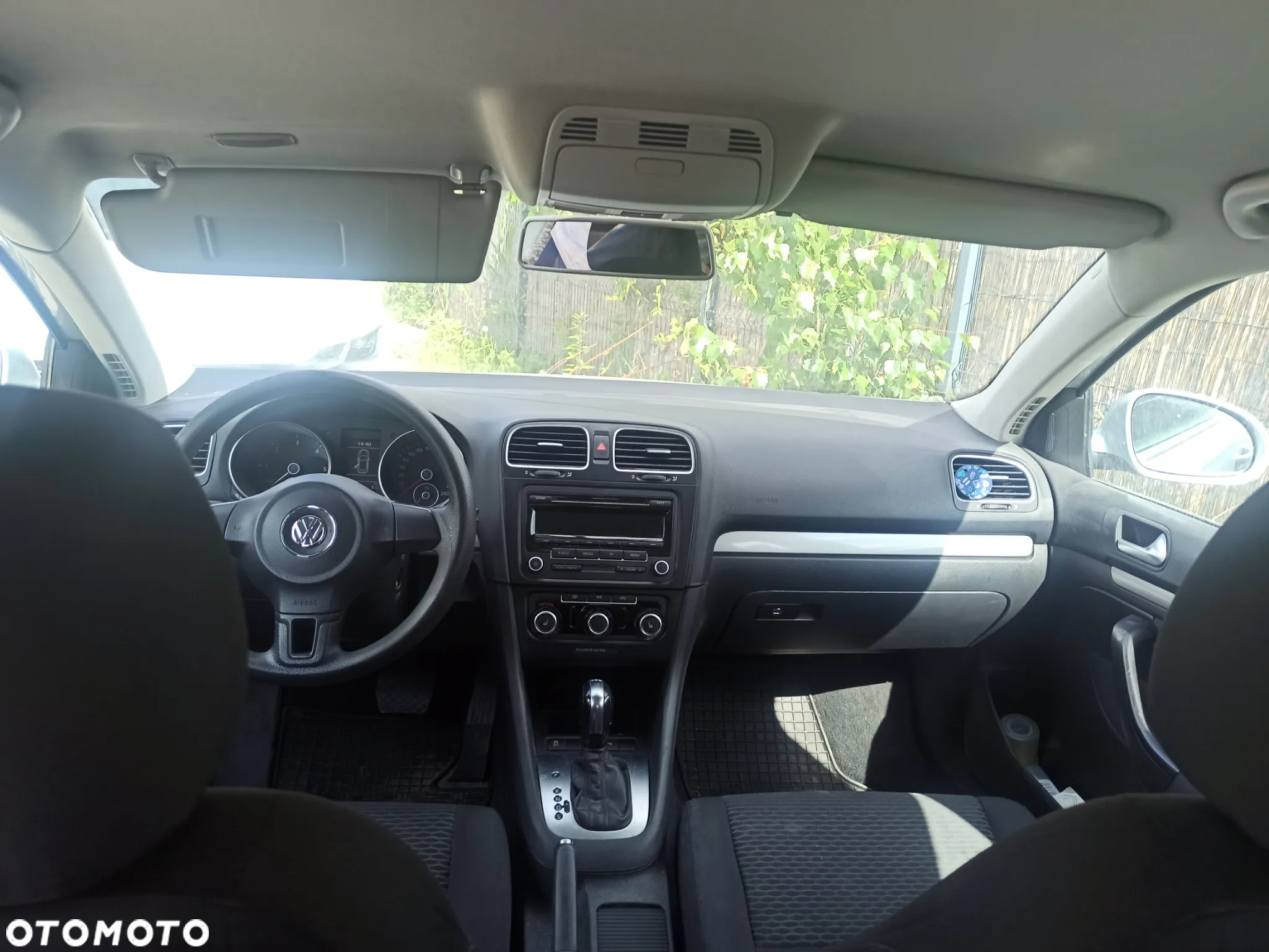 Volkswagen Golf VI 1.6 TDI Comfortline DSG - 4