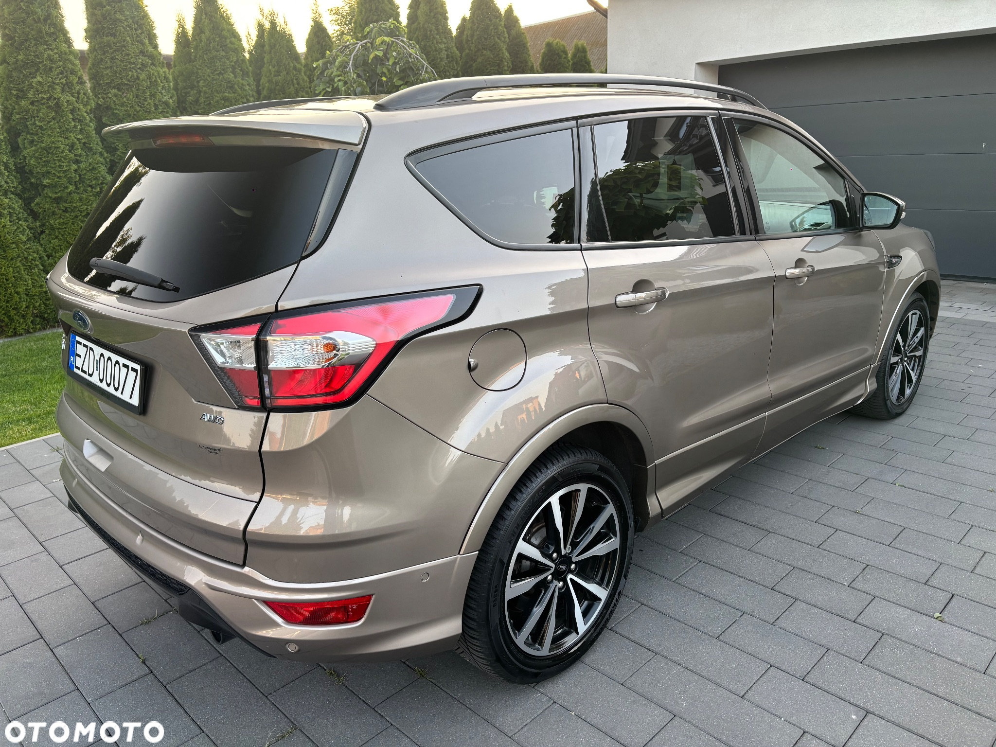 Ford Kuga 2.0 TDCi 4x4 ST-Line - 4